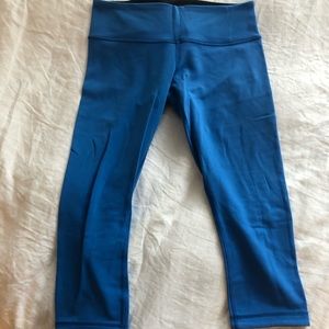lululemon Blue cropped leggings